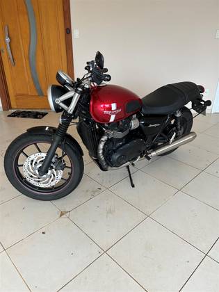 TRIUMPH STREET TWIN 